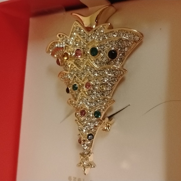 Christmas tree by Monet Brooch - Picture 2 of 5